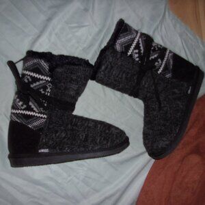 muk luks size 8 ankle sweater boots shoes womens black slippers faux fur eight